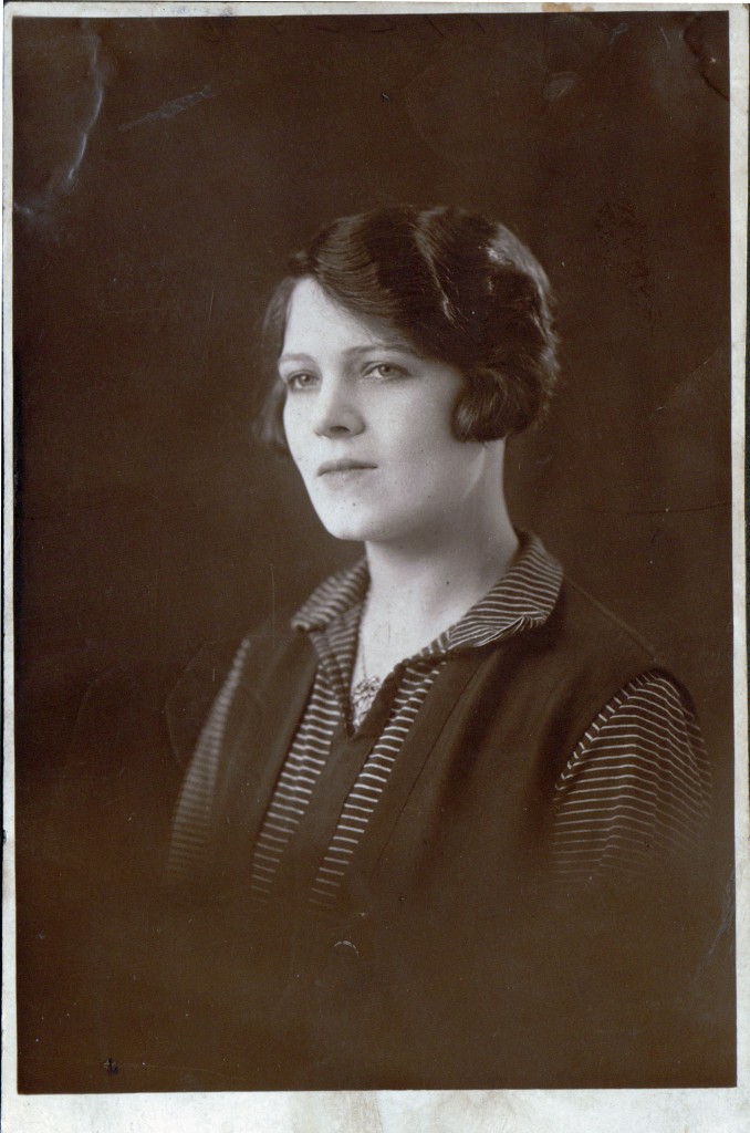 Unknown lady 1 - a different angle but is this Alice as in the 'Early Portraits' post
